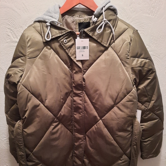 Forever 21 Puffer Jacket - Picture 6 of 8
